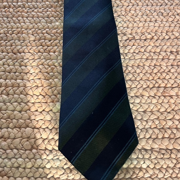 GUCCI Classic Designer Logo Tie 100% Silk Made in Italy - Picture 8 of 8